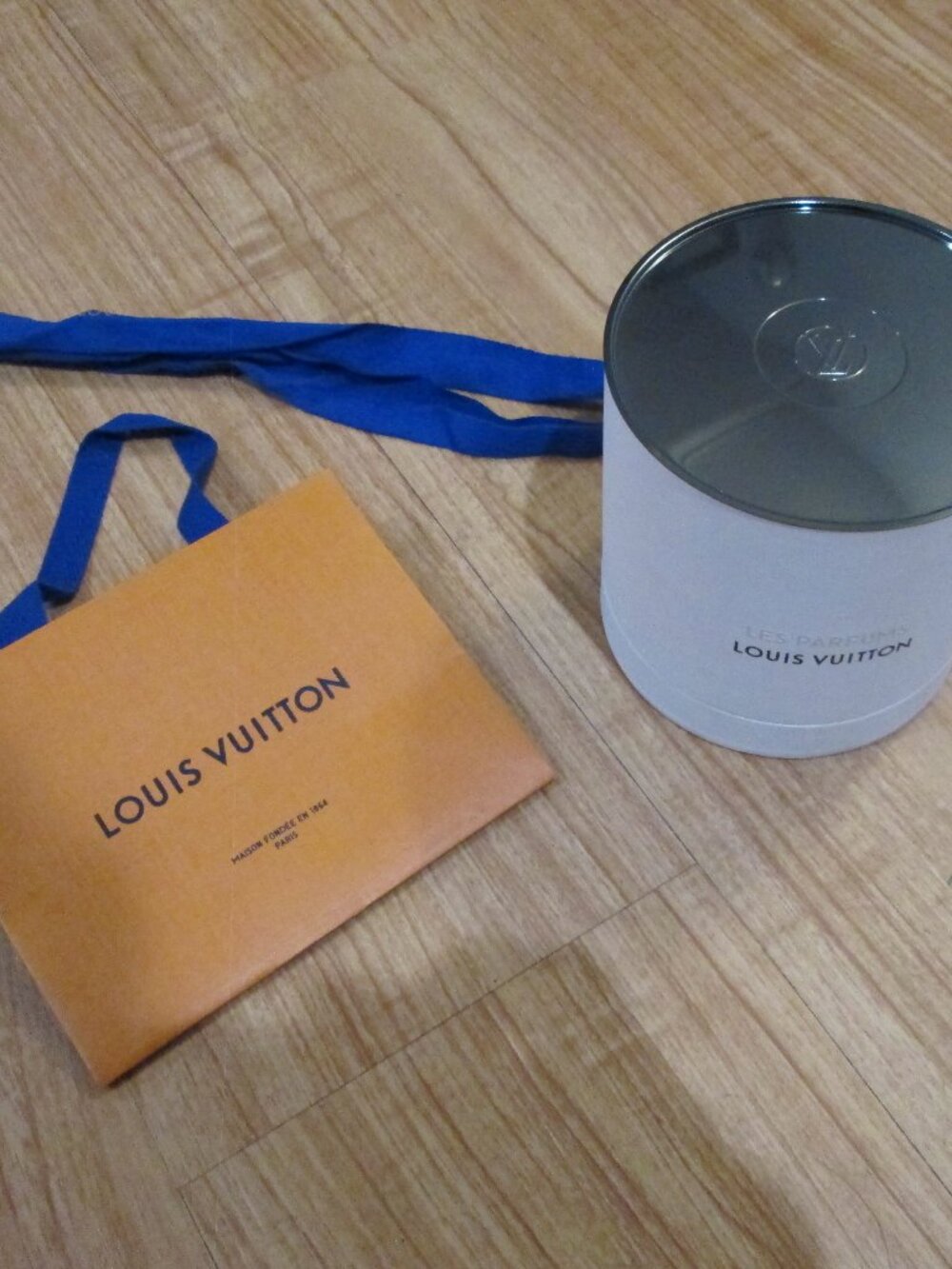 Louis Vuitton round discovery box(empty) mini bag & THICK long strand ribbon